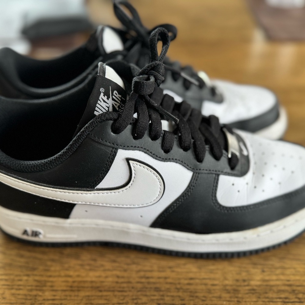 Nike Black and White Sneakers